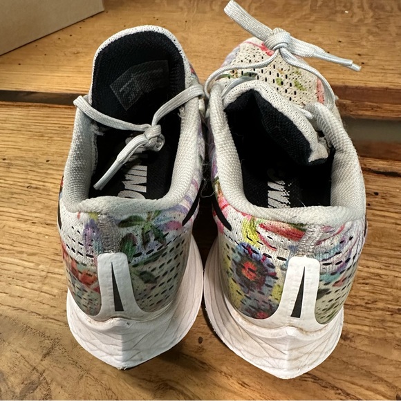 Nike Zoom Pegasus 35 Floral Edition🌼 - Picture 5 of 8